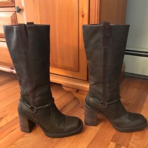 Women’s Knee High Faux Leather Heeled Boots